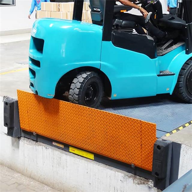 Forklift Roll off Barrier Lip Dock Leveler